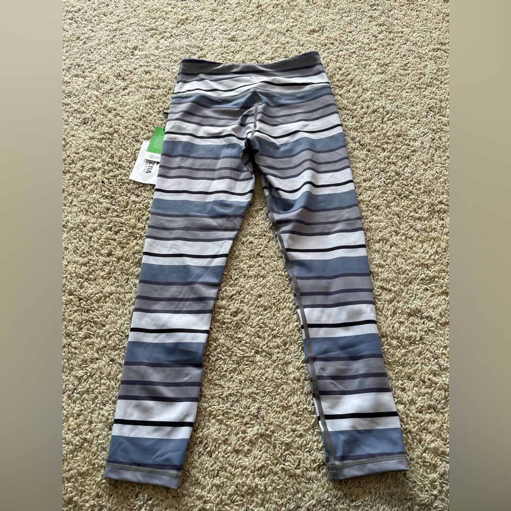 Purple Horizon Light n Tight Hi-Rise “24 legging size 4